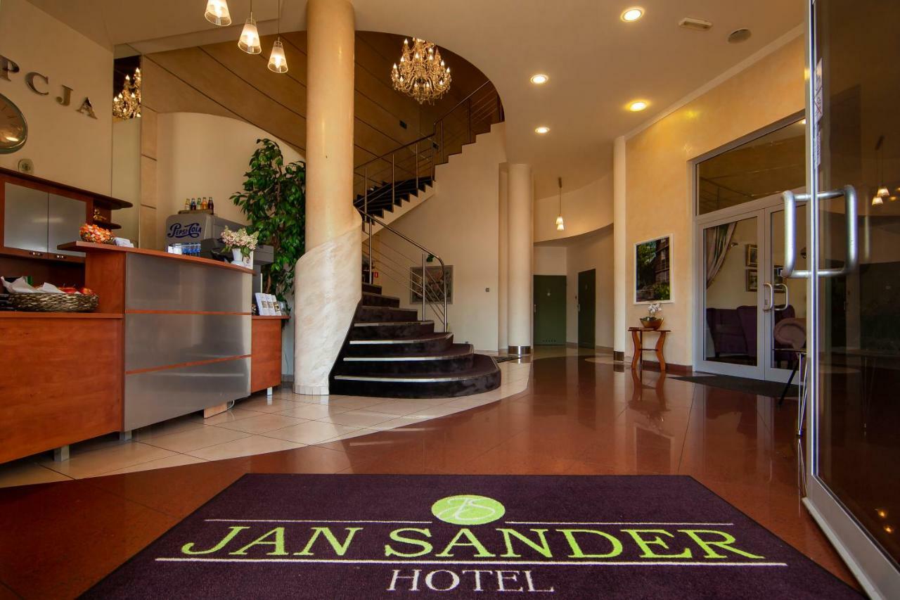 Hotel Jan Sander Aleksandrów Łódzki Exteriör bild